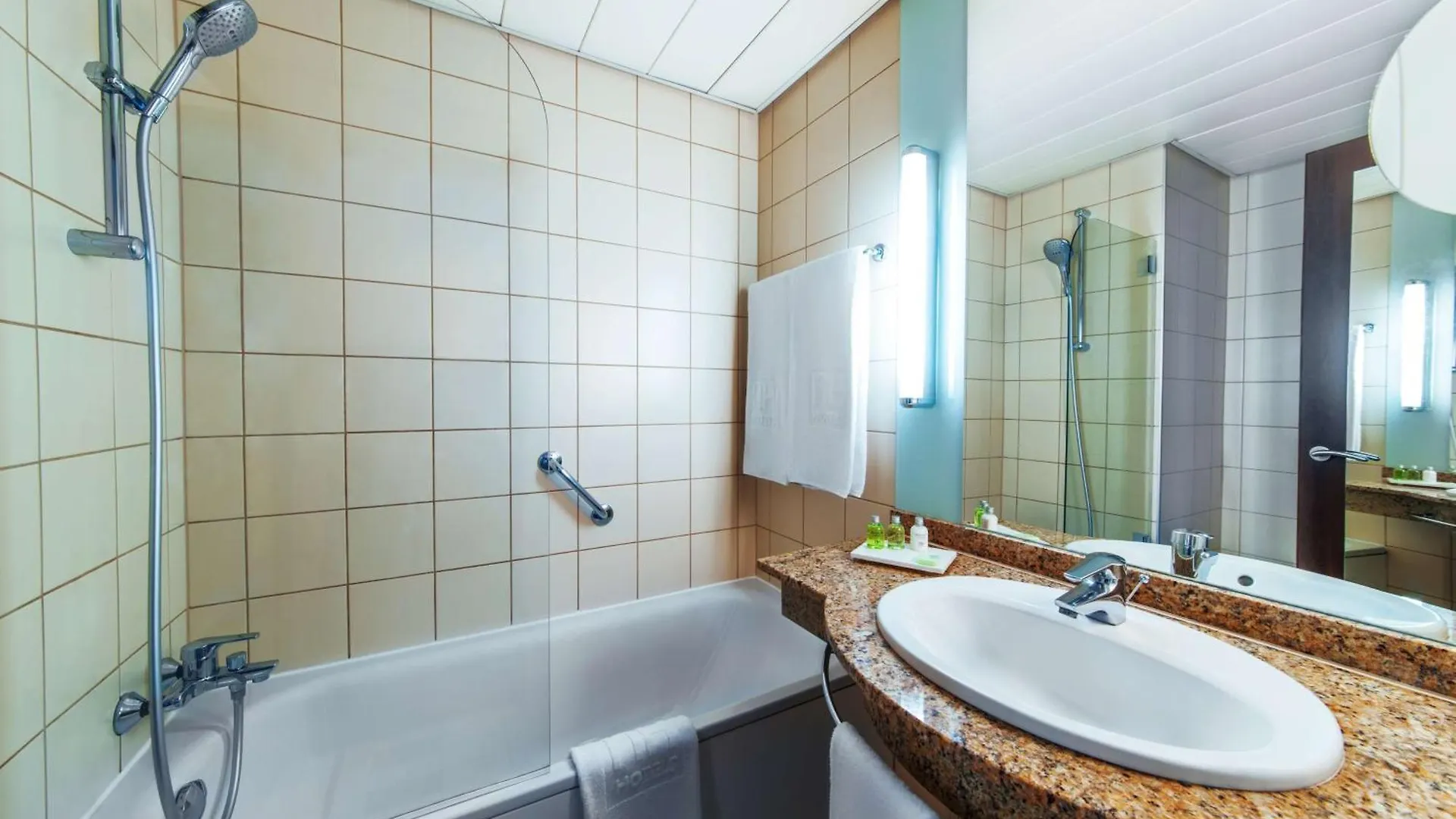 **** Hotel Nh Budapest City Hungary