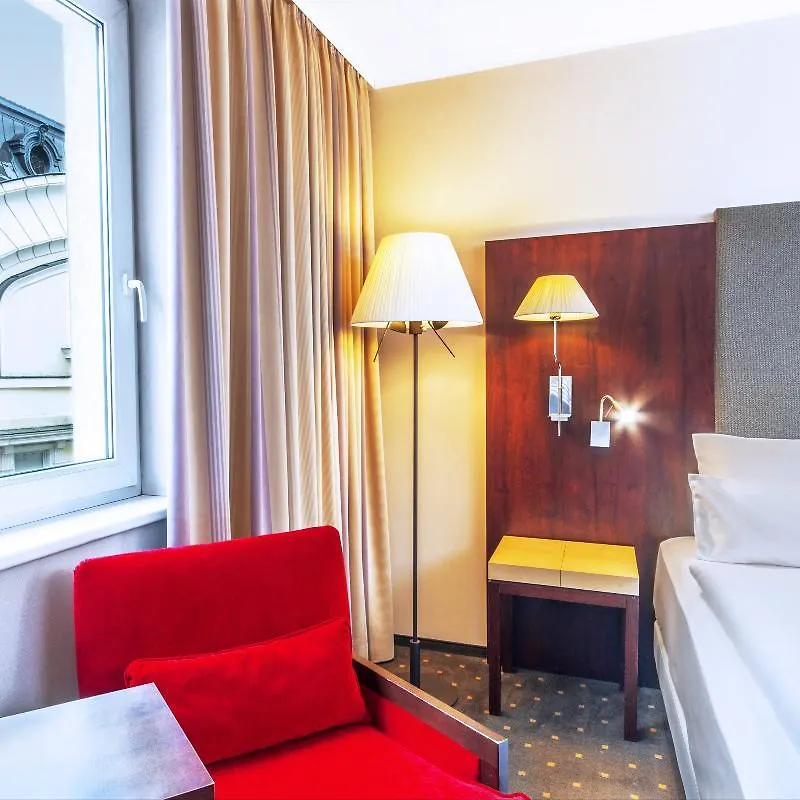 Nh Budapest City 4*,