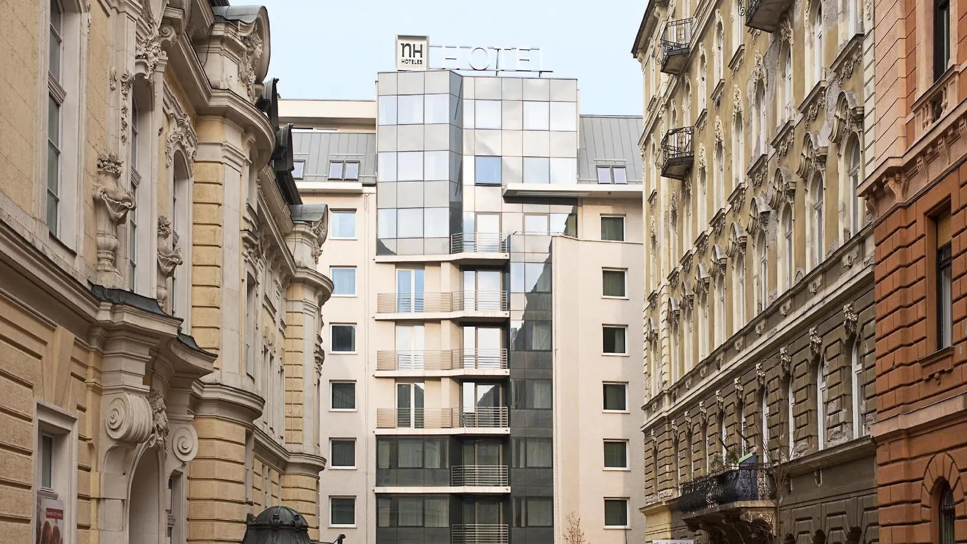 Nh Budapest City 4*,